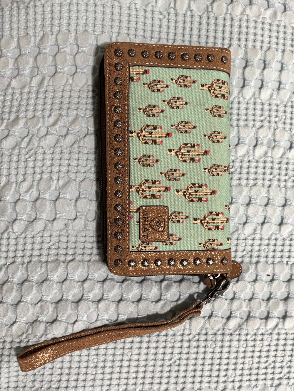 Ariat Mint Green Canvas Wallet with Cactus Print - Picture 3 of 9